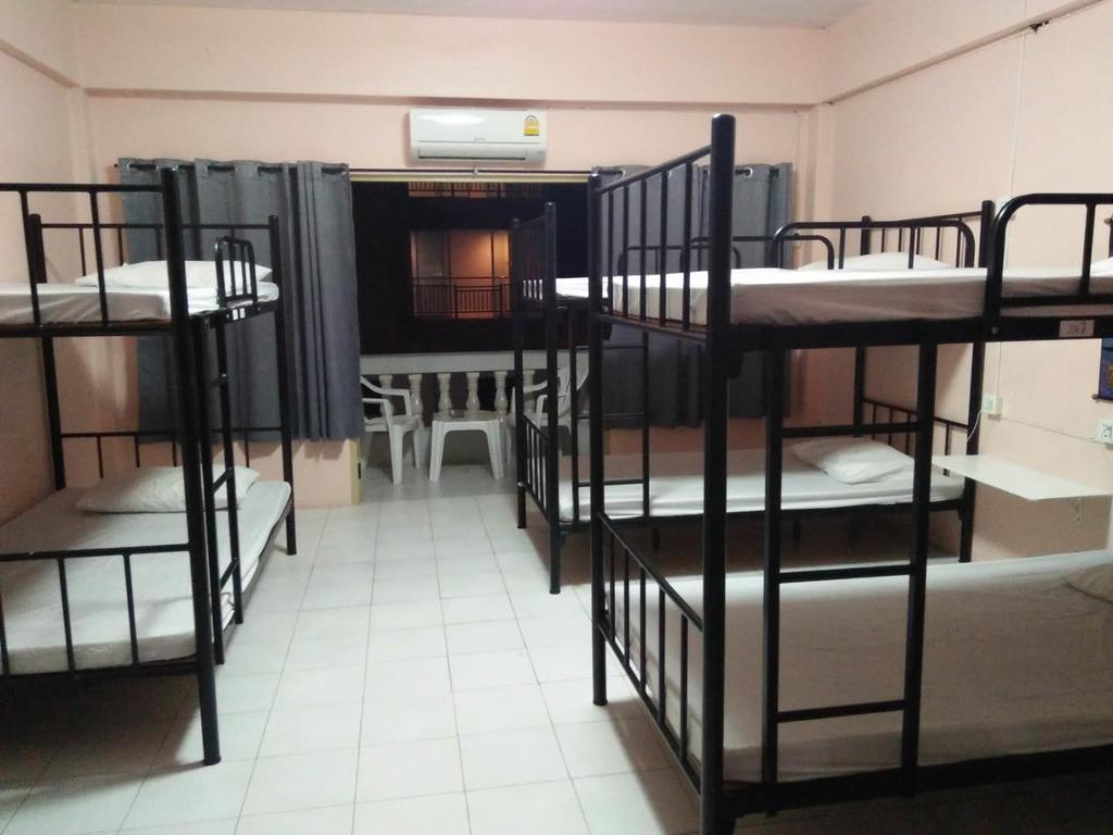 The Galiness International Backpacker Hostel Phuket Patong Exterior foto
