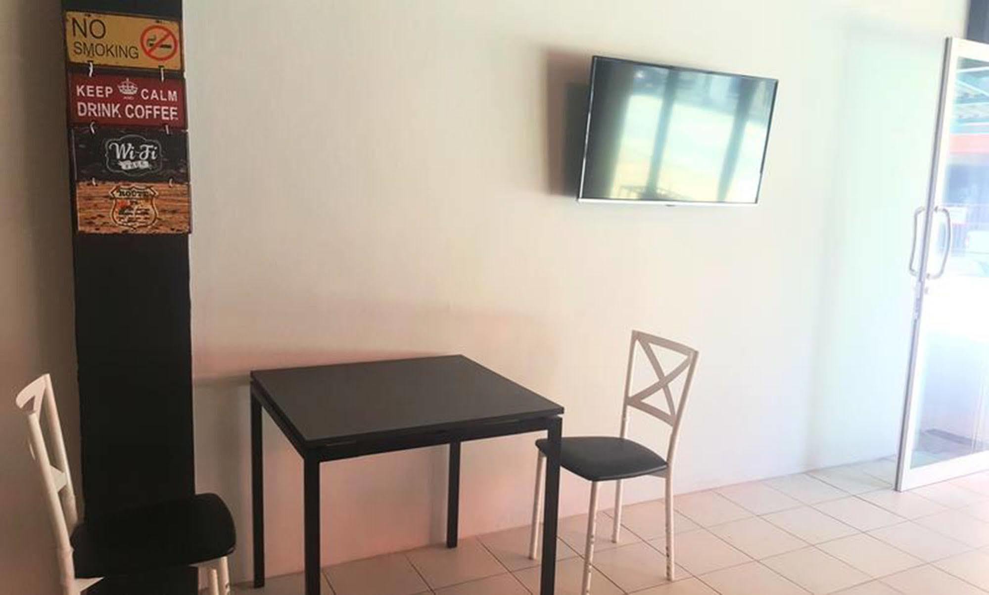 The Galiness International Backpacker Hostel Phuket Patong Exterior foto